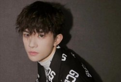 易烊千玺娱乐爆料最新,揭秘明星幕后生活与精彩瞬间